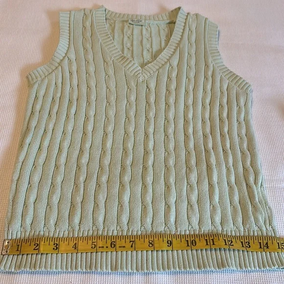 J. Galt Woman’s Cable Knit Vest in Light Green Color Size Small - Picture 10 of 10
